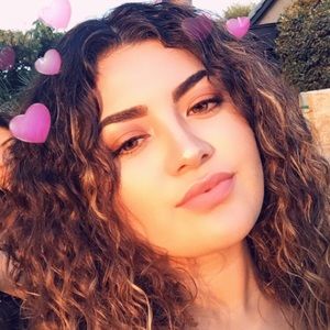 Meet your Posher, Monique